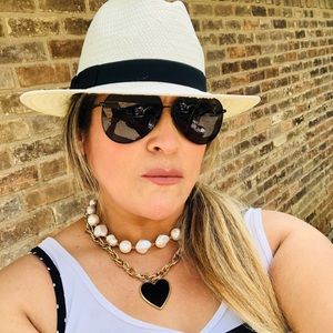 Meet your Posher, Hilda